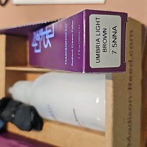 Madison Reed color kit- Umbria Light Brown 7.5NNA